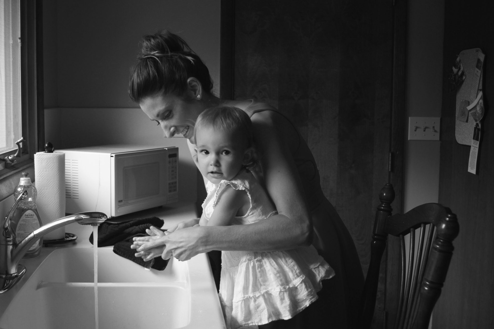 mom-and-daughter-at-sink